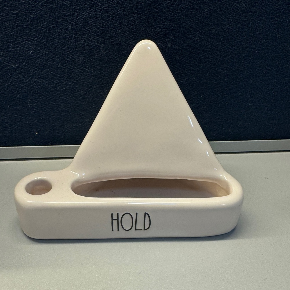 Rae Dunn hold